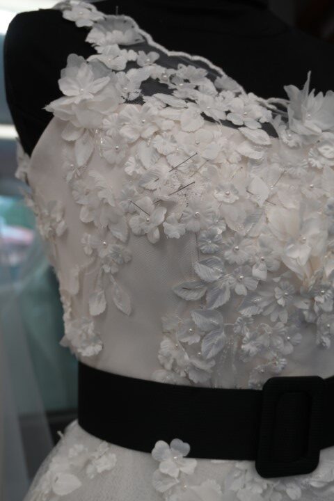 Come personalizzare l'abito da sposa